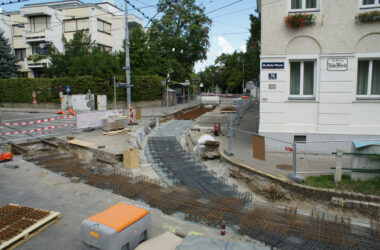 Straßenbahn Linie 37 bei der Kreuzung Hohe Warte / Geweygasse